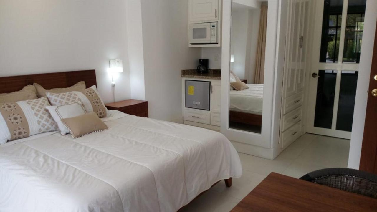 Bamboo Village Place Tumbaco Екстериор снимка